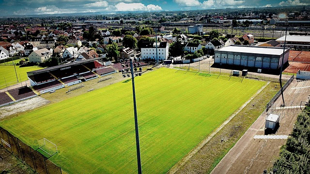 迈出谨慎而 迈出谨慎而